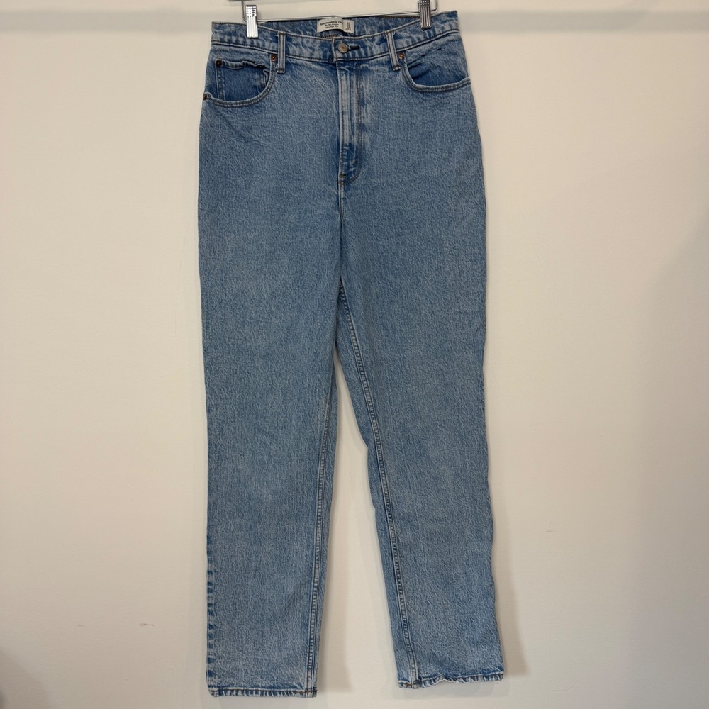 Abercrombie & Fitch Curve Love 90s Straight Ultra High Rise Jeans 31/12L Light